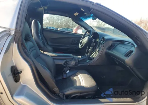 2004 Chevrolet Corvette z USA, uszkodzony, nr VIN 1G1YY22G345112732